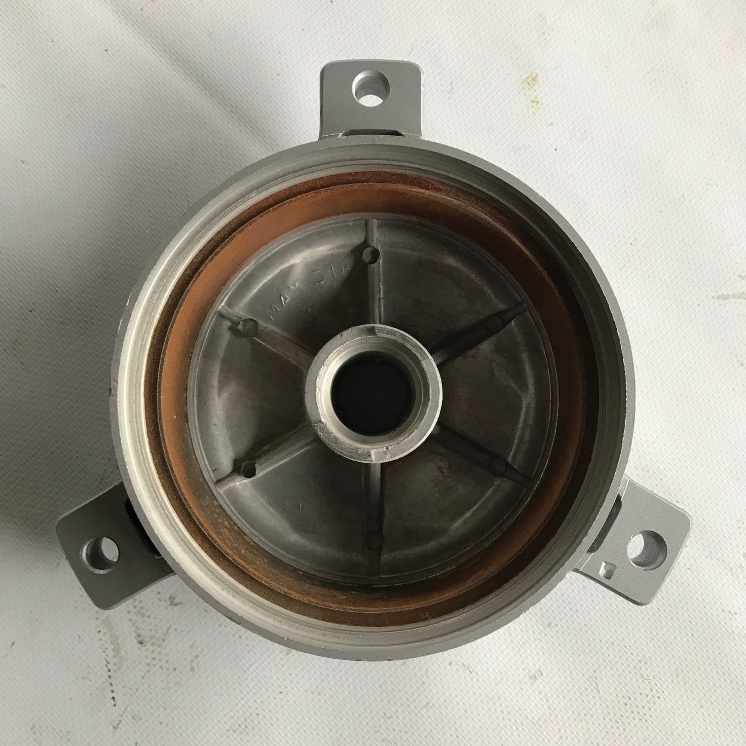 Kinetic Nova Ön Jant Göbeği